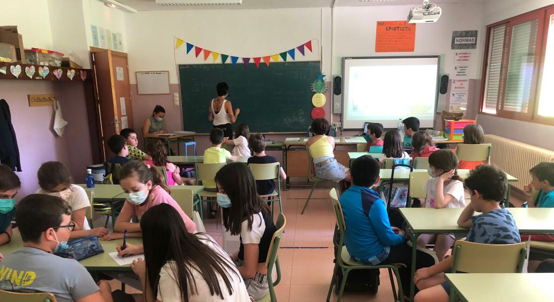 Alumnos de 5º y 6º de Primaria de la comarca aprenden cómo hacer accesible sus colegios
